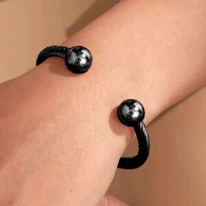 Calmi Adjustable Onyx Bracelet NEW